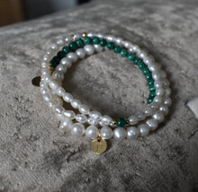Load image into Gallery viewer, Malachite and Freshwater Pearl skinny bracelet