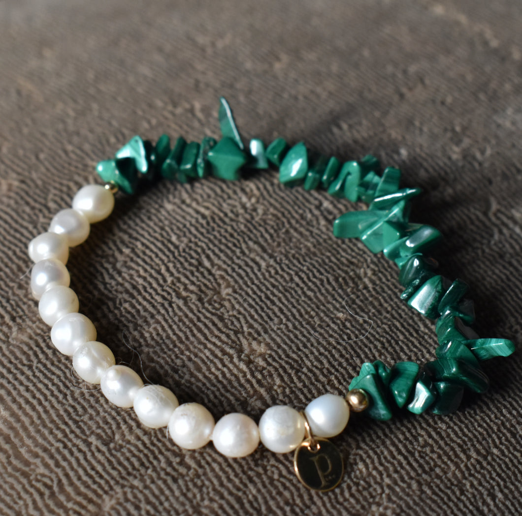 Malachite and freshwater pearl bracelet